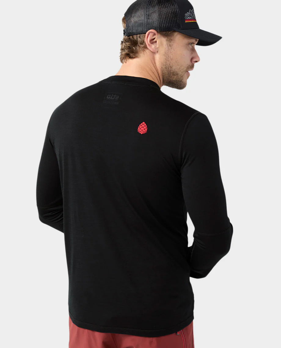 Men's Basis PeakWool Lightweight Crew LS - Image 35