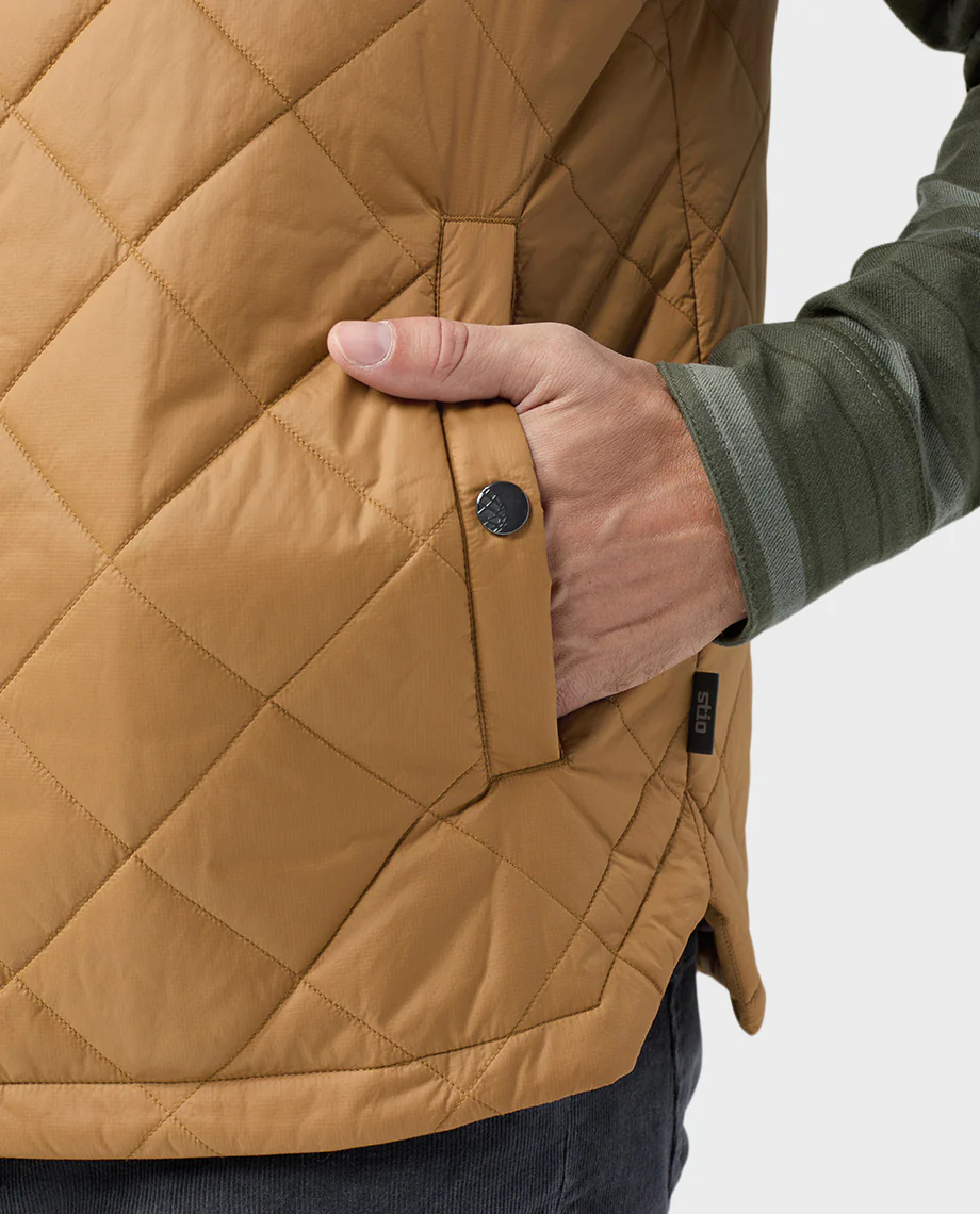 Men's Skycrest Insulated Vest - Image 25